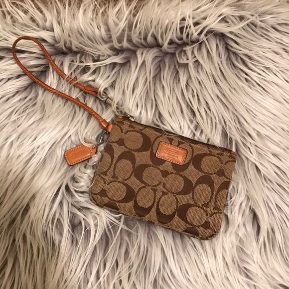 Coach Handbags - Coach Wristlet